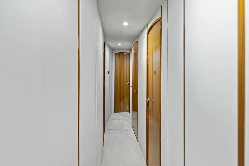 Slide: The Image of 2008 Viking 68 Skybridge "Liquid Apple" - 6050683