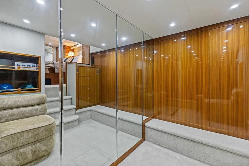 Slide: The Image of 2008 Viking 68 Skybridge "Liquid Apple" - 6050699