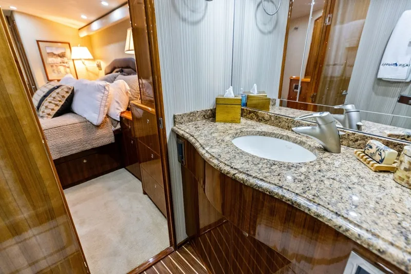 Slide: The Image of 2008 Viking 68 Skybridge "Liquid Apple" - 6050705