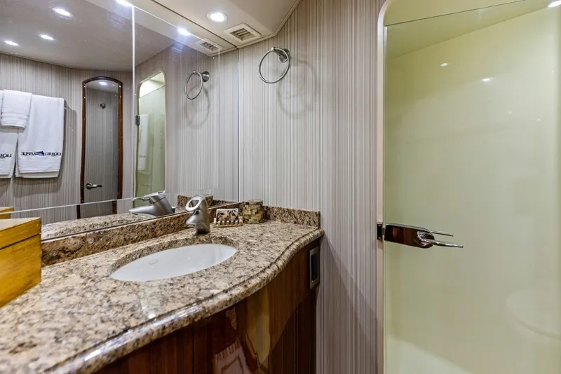 Slide: The Image of 2008 Viking 68 Skybridge "Liquid Apple" - 6050700