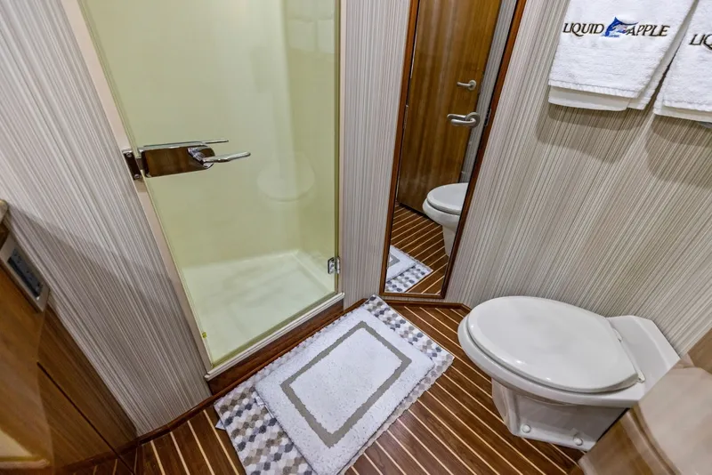 Slide: The Image of 2008 Viking 68 Skybridge "Liquid Apple" - 6050701