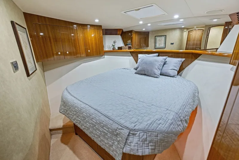 Slide: The Image of 2008 Viking 68 Skybridge "Liquid Apple" - 6050709