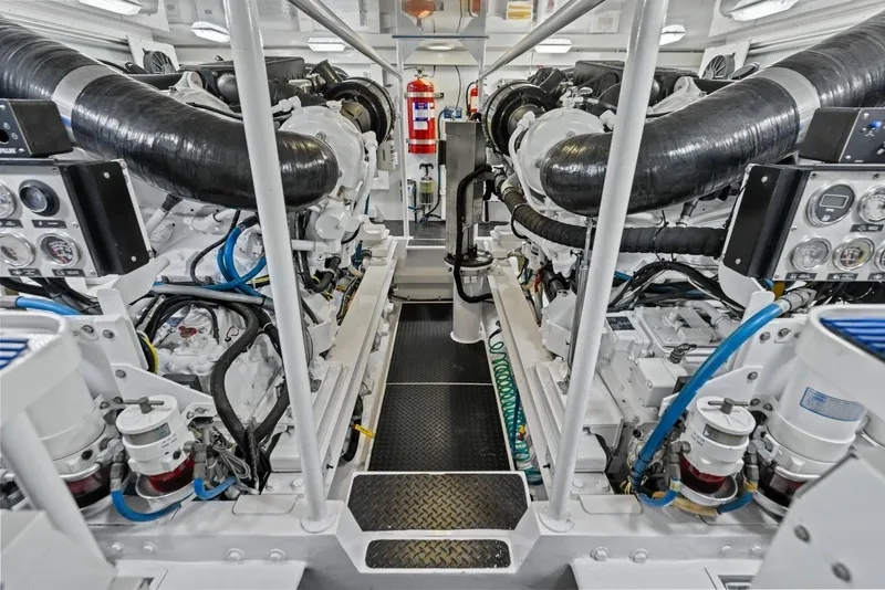 Slide: The Image of 2008 Viking 68 Skybridge "Liquid Apple" - 6050732