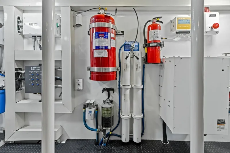 Slide: The Image of 2008 Viking 68 Skybridge "Liquid Apple" - 6050739