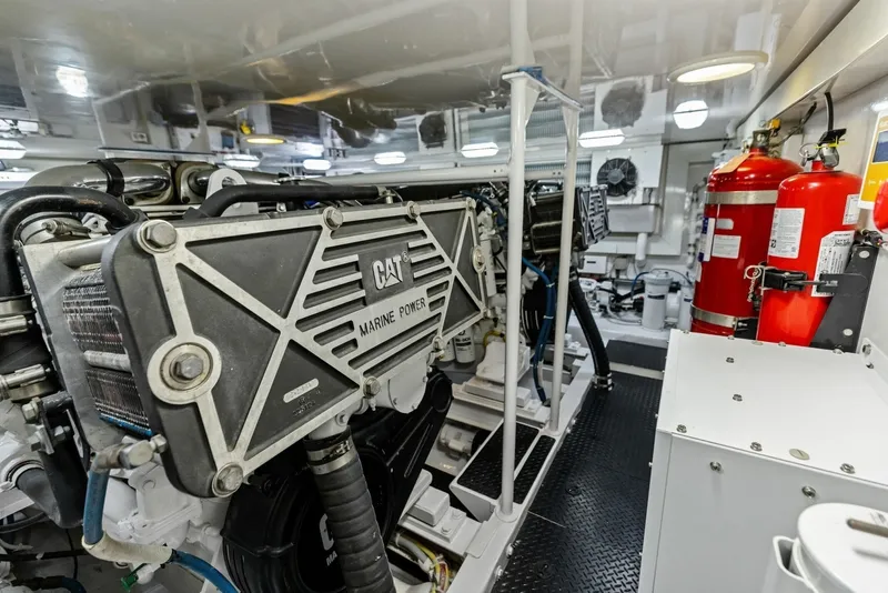 Slide: The Image of 2008 Viking 68 Skybridge "Liquid Apple" - 6050741