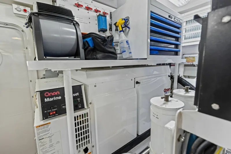 Slide: The Image of 2008 Viking 68 Skybridge "Liquid Apple" - 6050748