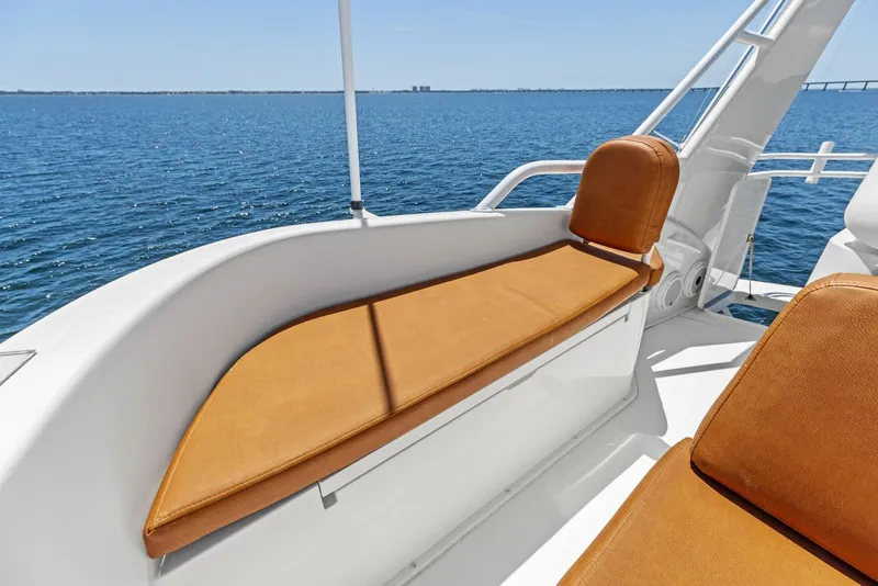 Slide: The Image of 2008 Viking 68 Skybridge "Liquid Apple" - 6050480