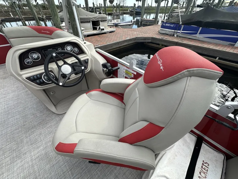 Slide: The Image of South Bay LE Series Tri Hull 2022 - 6010025