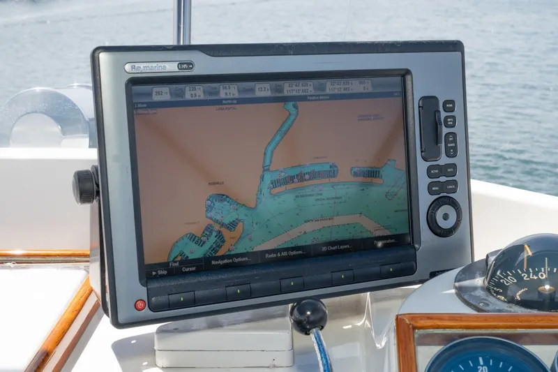 Slide: The Image of Grand Banks 47 motoryacht 1987 - 6035325