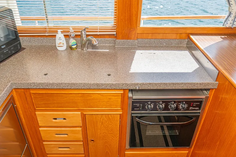 Slide: The Image of Grand Banks 47 motoryacht 1987 - 6035349