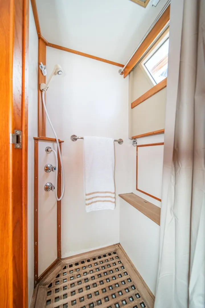 Slide: The Image of Grand Banks 47 motoryacht 1987 - 6035374