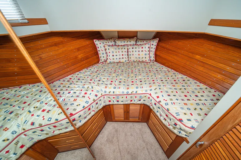 Slide: The Image of Grand Banks 47 motoryacht 1987 - 6035380