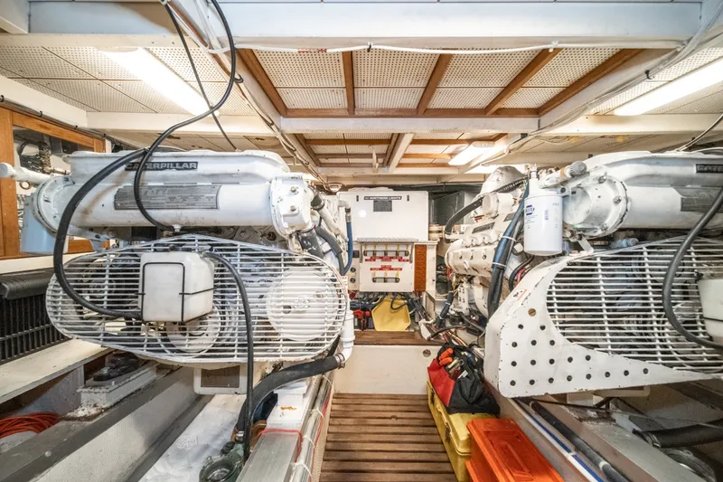 Slide: The Image of Grand Banks 47 motoryacht 1987 - 6035391