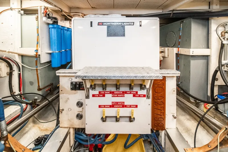 Slide: The Image of Grand Banks 47 motoryacht 1987 - 6035394