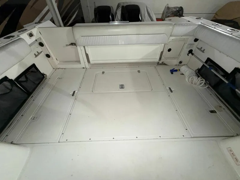 Slide: The Image of Boston Whaler 2600 Conquest 2001 - 6010386