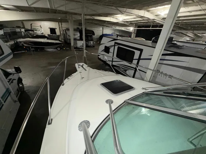 Slide: The Image of Boston Whaler 2600 Conquest 2001 - 6010404