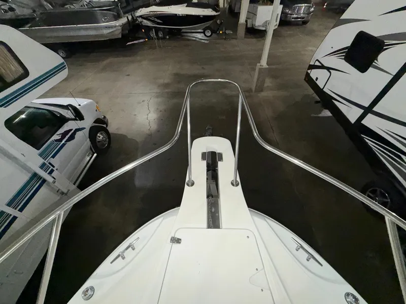 Slide: The Image of Boston Whaler 2600 Conquest 2001 - 6010405