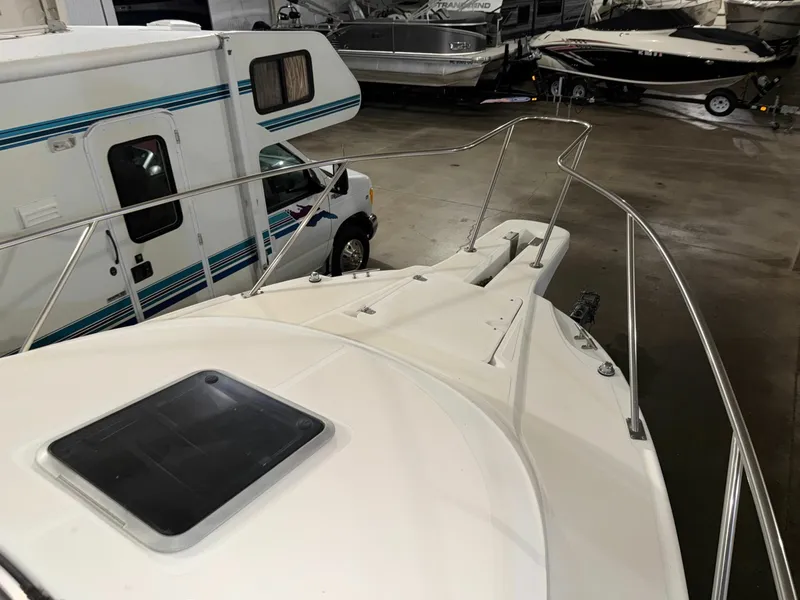 Slide: The Image of Boston Whaler 2600 Conquest 2001 - 6010408