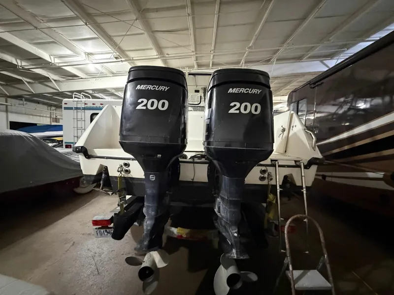 Slide: The Image of Boston Whaler 2600 Conquest 2001 - 6010379