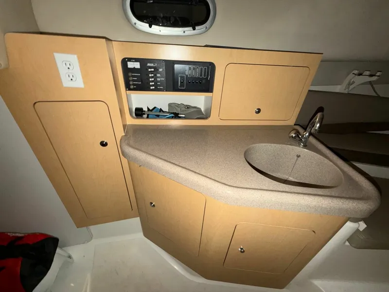 Slide: The Image of Boston Whaler 26 Conquest 2001 - 6010397