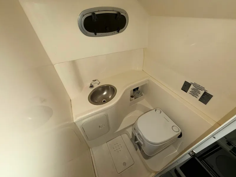 Slide: The Image of Boston Whaler 26 Conquest 2001 - 6010400