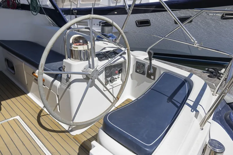 Slide: The Image of Jeanneau 52 2001 - 6010180