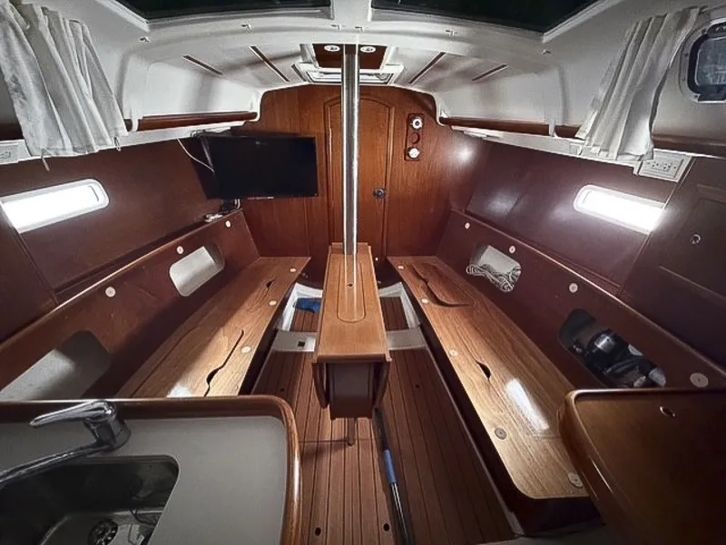 Slide: The Image of Beneteau 323 2005 - 6010730