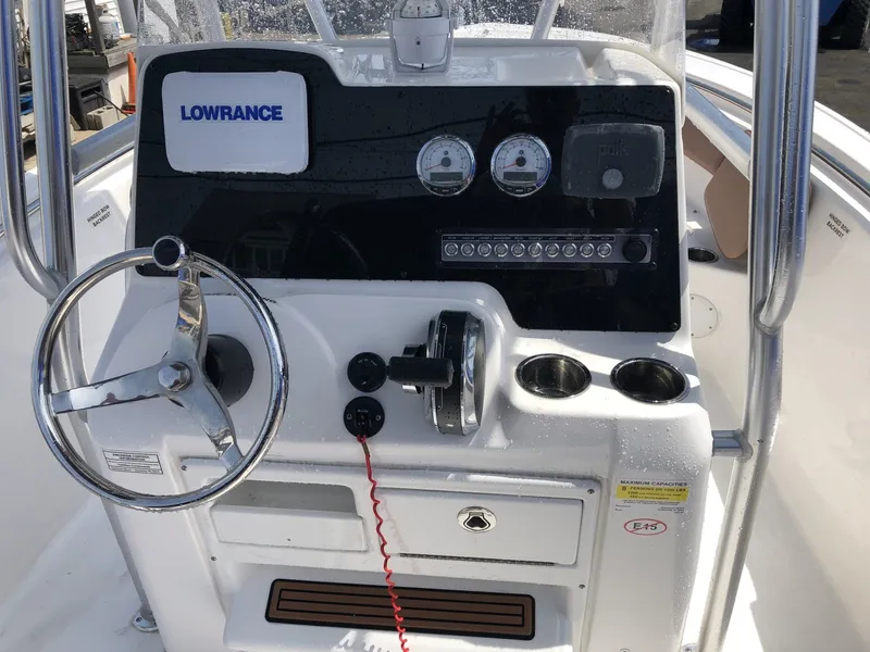 Slide: The Image of Tidewater 210 CC Adventure 2017 - 6011264