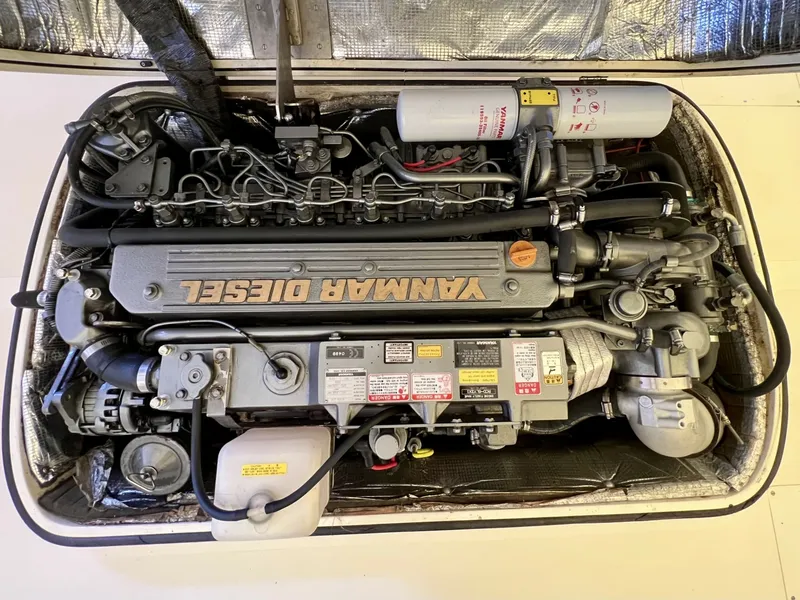 Slide: The Image of Hinckley Yachts Picnic Boat 36 Classic 1995 - 6011336