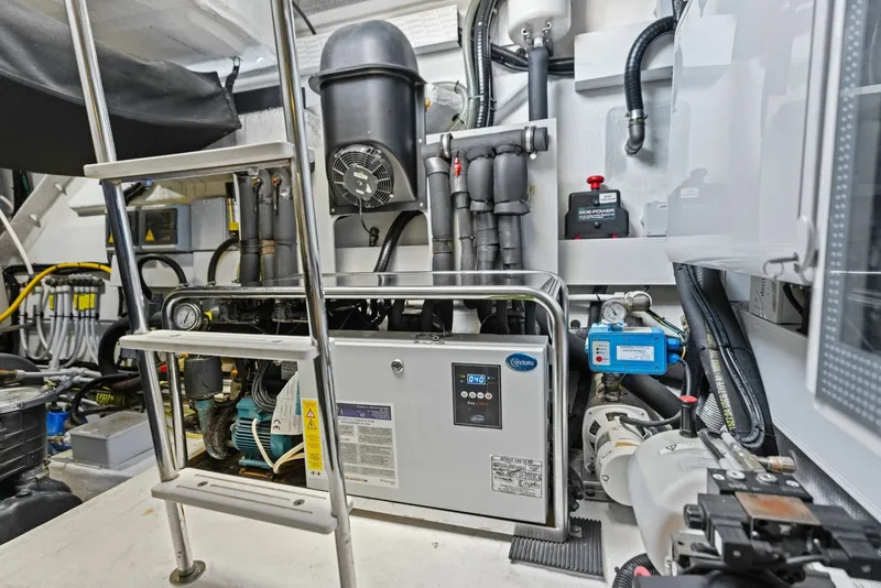 Slide: The Image of Azimut 55S 2015 - 6011445