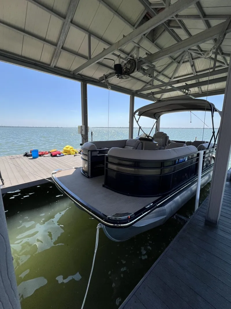 Slide: The Image of 3 Port Side - 6011650