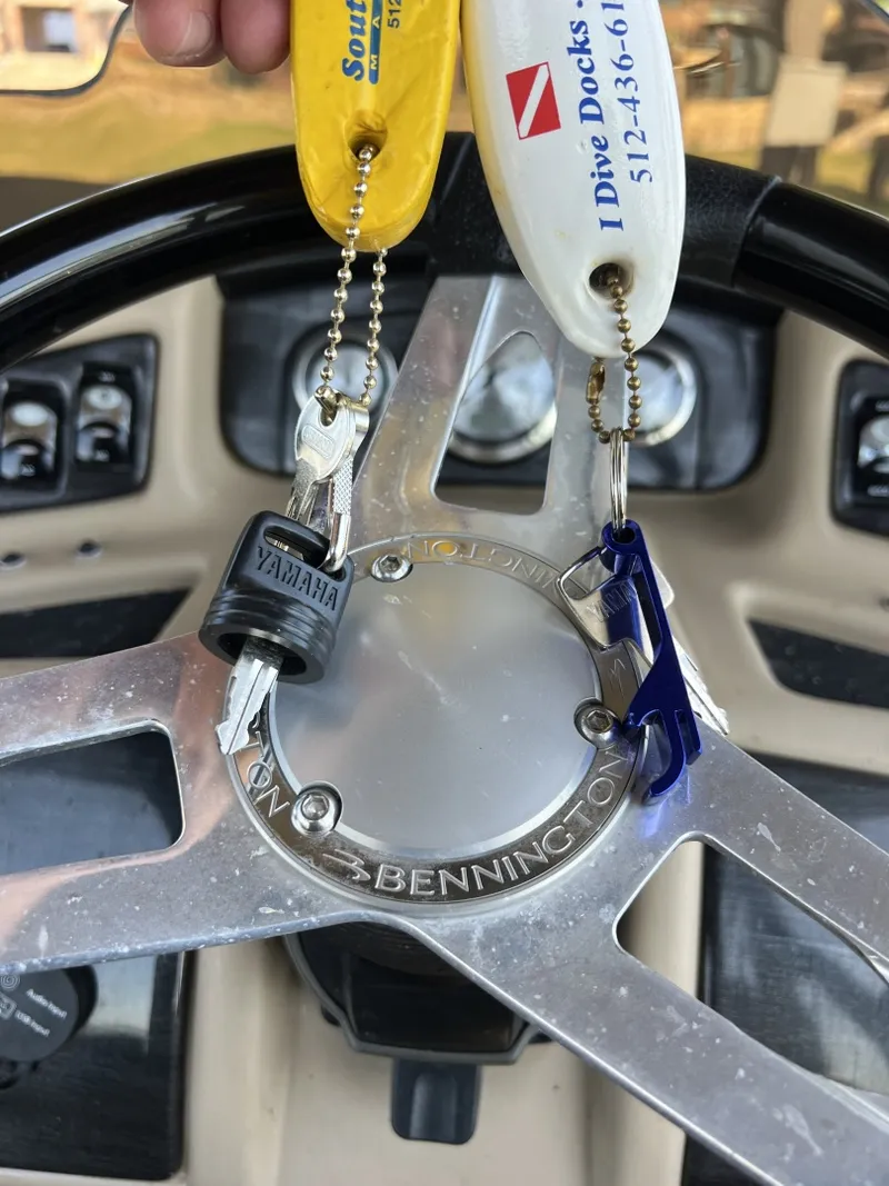 Slide: The Image of 25 Engine Keys 2 Originals - 6011672