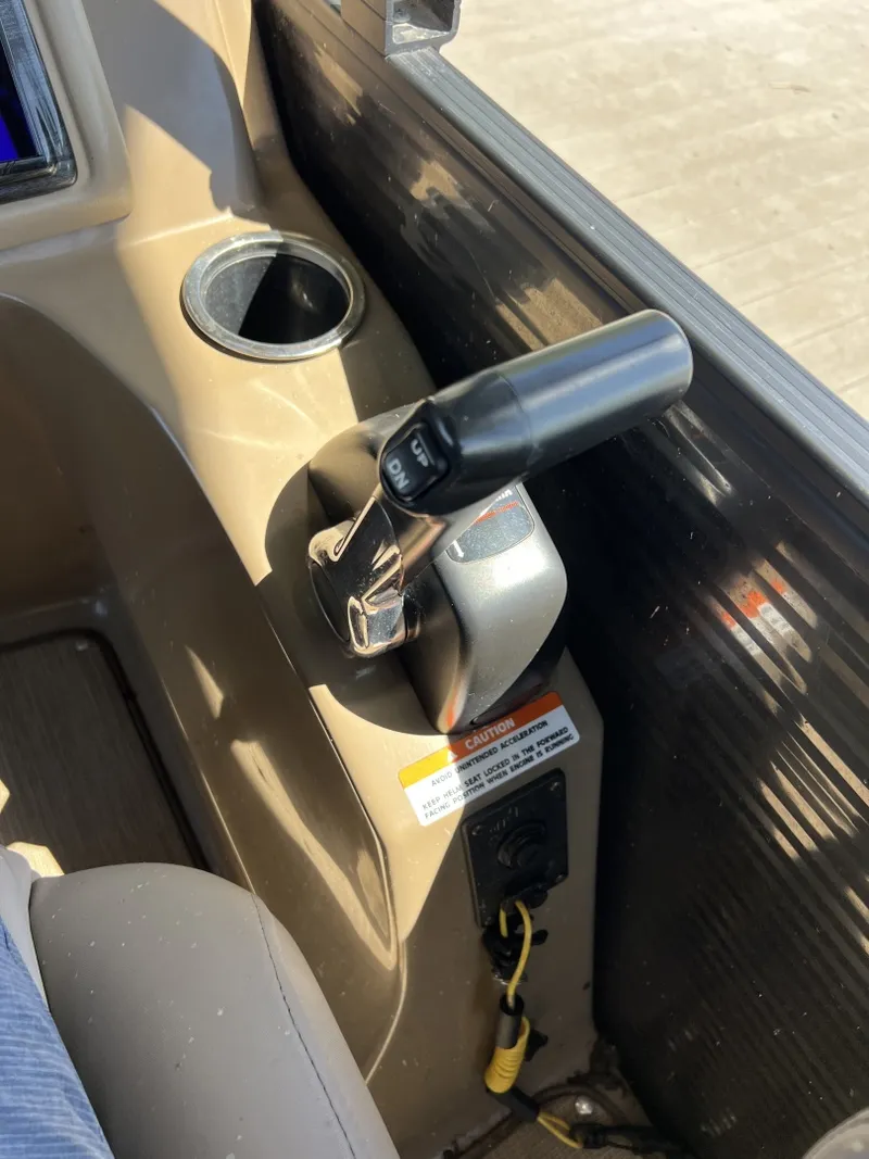 Slide: The Image of 26 Engine Throttle - 6011673