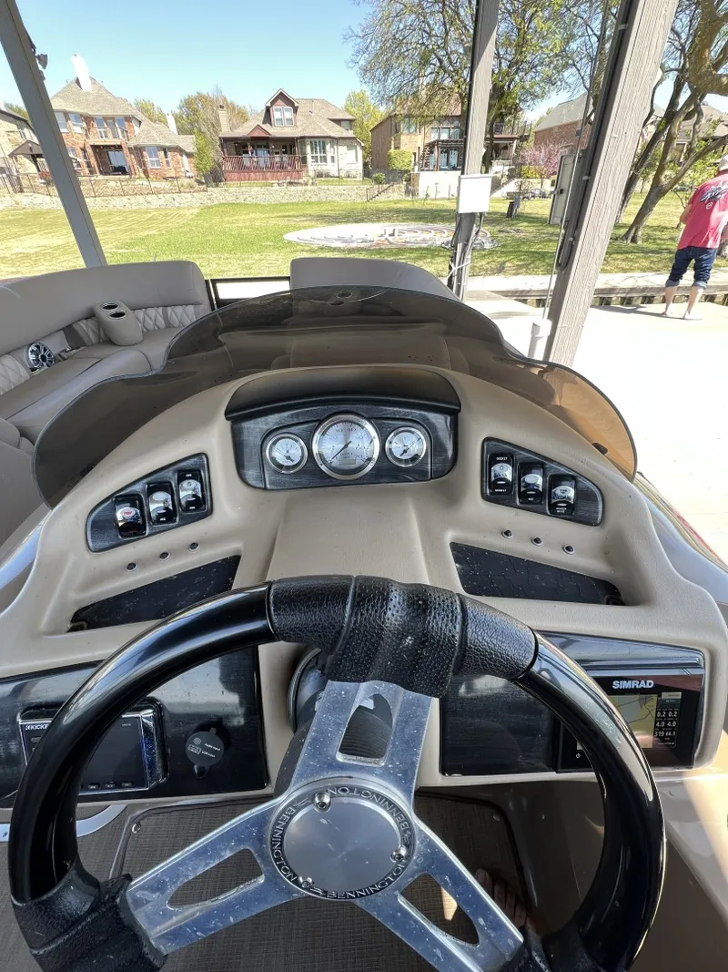 Slide: The Image of 27 Cockpit View - 6011674