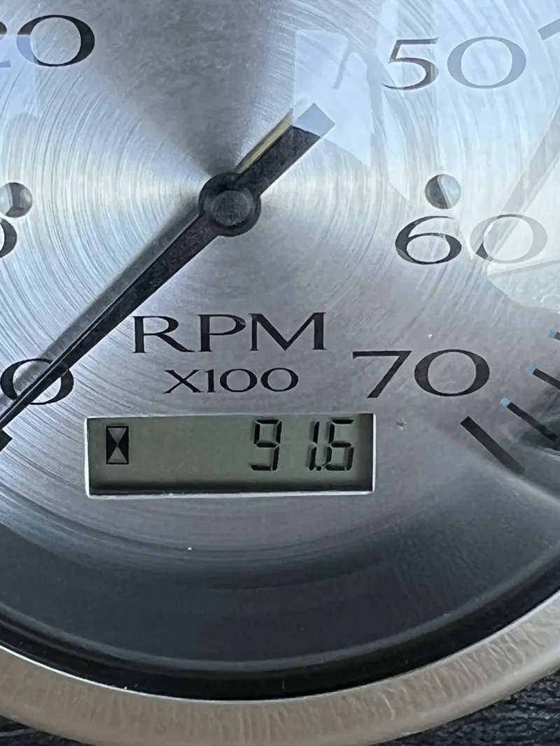 Slide: The Image of 28 Engine Hrs - 6011675