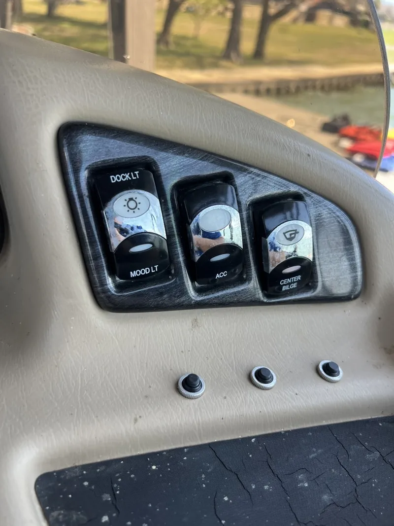 Slide: The Image of 31 Rocket Switch  - 6011678