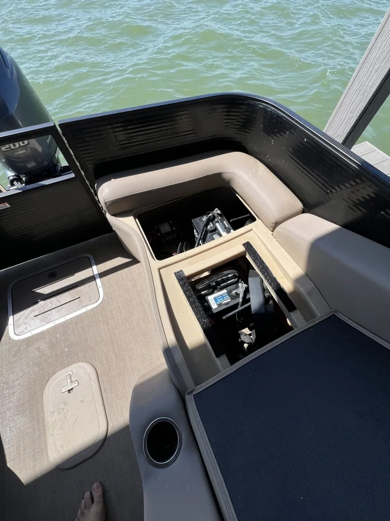 Slide: The Image of 40 Battery Bank - 6011687