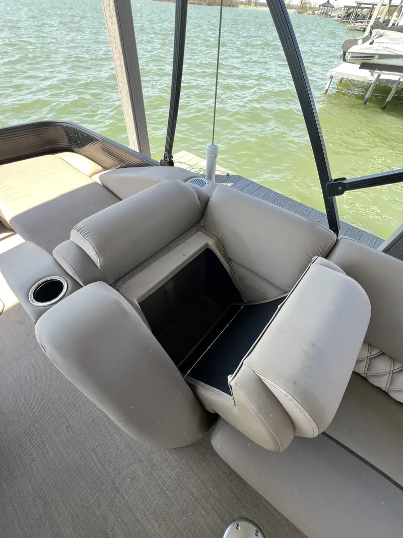 Slide: The Image of 41 Storage Port - 6011688