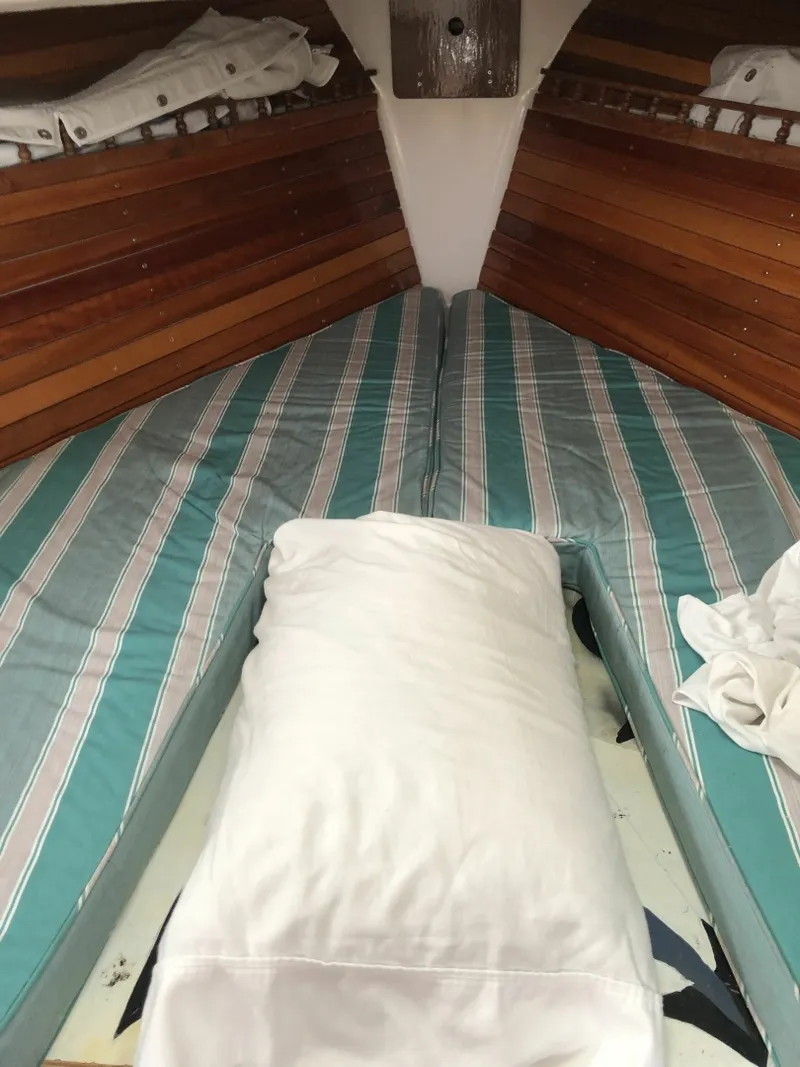 Slide: The Image of Nauset 27 1982 - 6052186