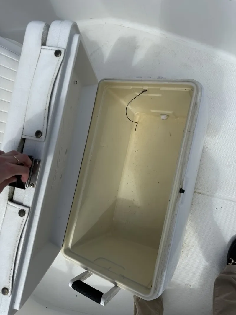 Slide: The Image of Boston Whaler Montauk 170 2016 - 6015279