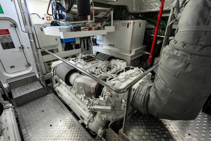 Slide: The Image of Sunseeker 95 Motor Yacht 2019 - 6015246