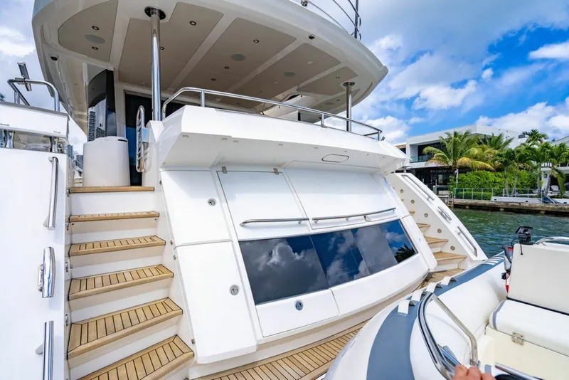 Slide: The Image of Sunseeker 95 Motor Yacht 2019 - 6015069