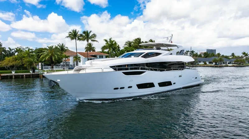 The Image of Sunseeker 95 Motor Yacht 2019 - 7649209