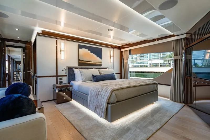 Slide: The Image of Sunseeker 95 Motor Yacht 2019 - 7649262