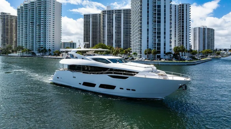 Slide: The Image of Sunseeker 95 Motor Yacht 2019 - 7649210