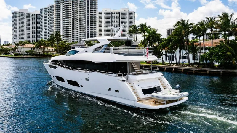 Slide: The Image of Sunseeker 95 Motor Yacht 2019 - 7649215