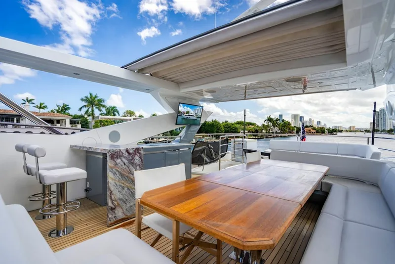 Slide: The Image of Sunseeker 95 Motor Yacht 2019 - 6015088