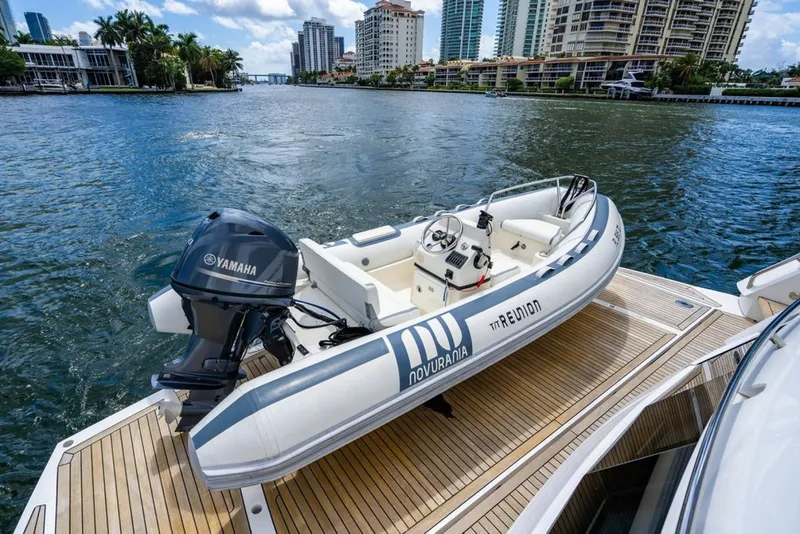 Slide: The Image of Sunseeker 95 Motor Yacht 2019 - 7649216