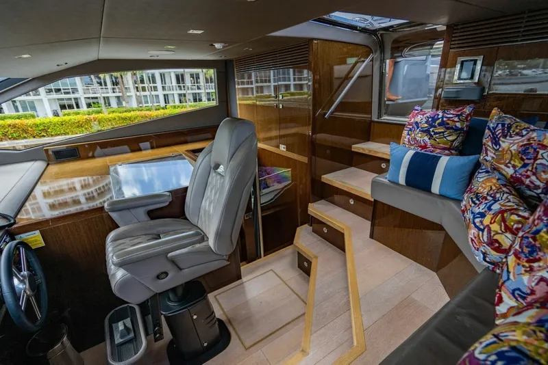 Slide: The Image of Sunseeker 95 Motor Yacht 2019 - 7649295