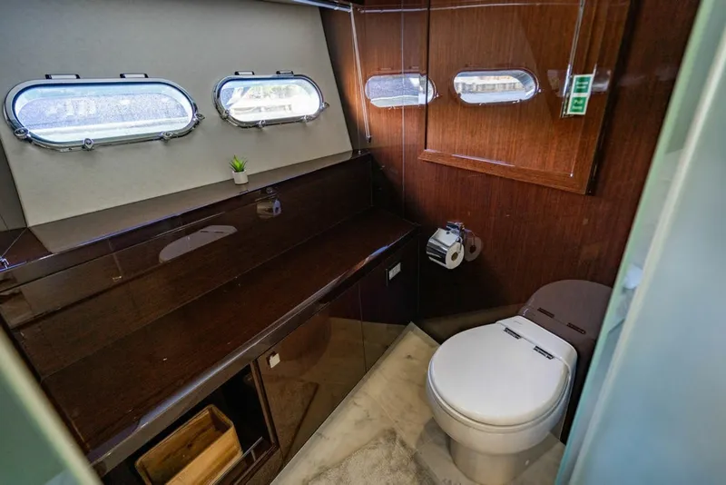 Slide: The Image of Sunseeker 95 Motor Yacht 2019 - 7649268